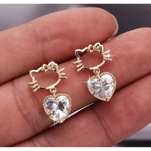 Hello Kitty Gold-Plated Earrings With Heart-Shaped Crystal Dangles - Picture 4 of 4
